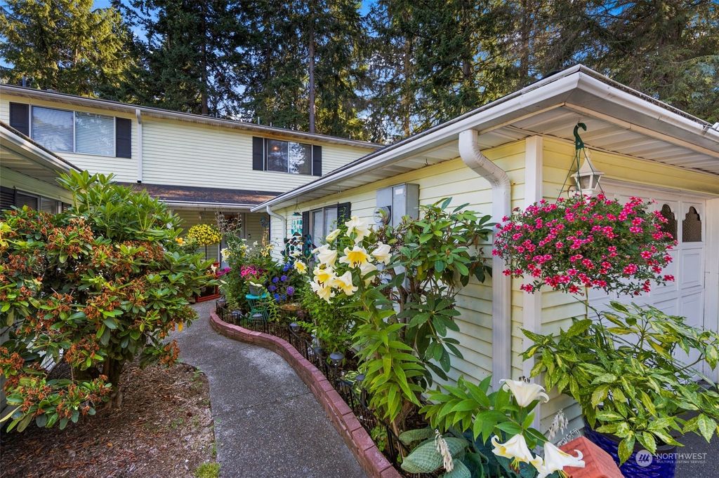 Photo of 32407 1st Place S #32, Federal Way, WA 98003 (MLS # 2142640)