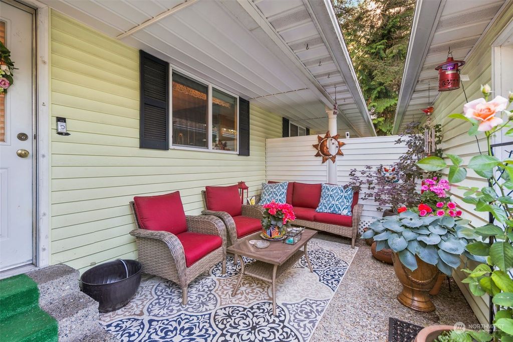 Photo of 32407 1st Place S #32, Federal Way, WA 98003 (MLS # 2142640)