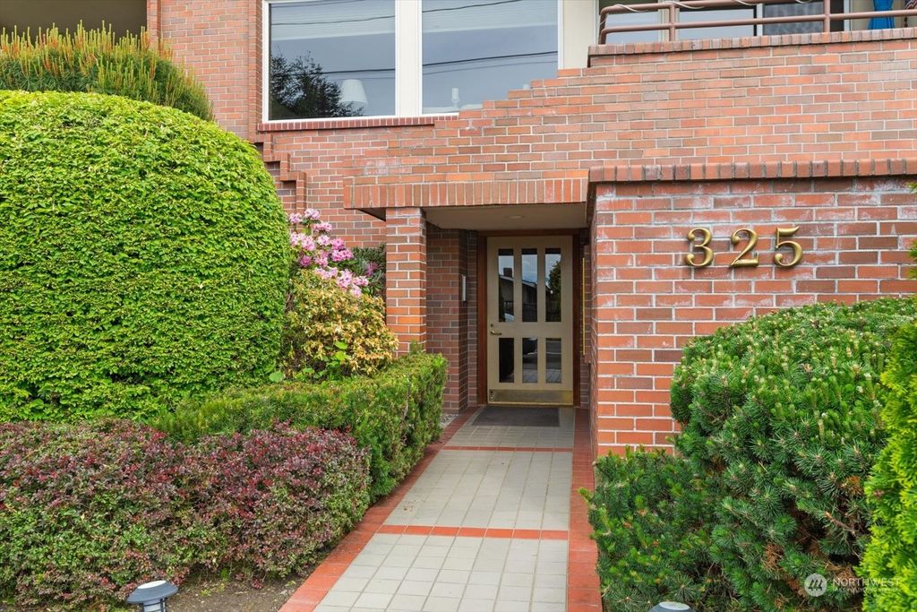 Photo of 325 3rd Avenue S #101, Edmonds, WA 98020 (MLS # 2240711)
