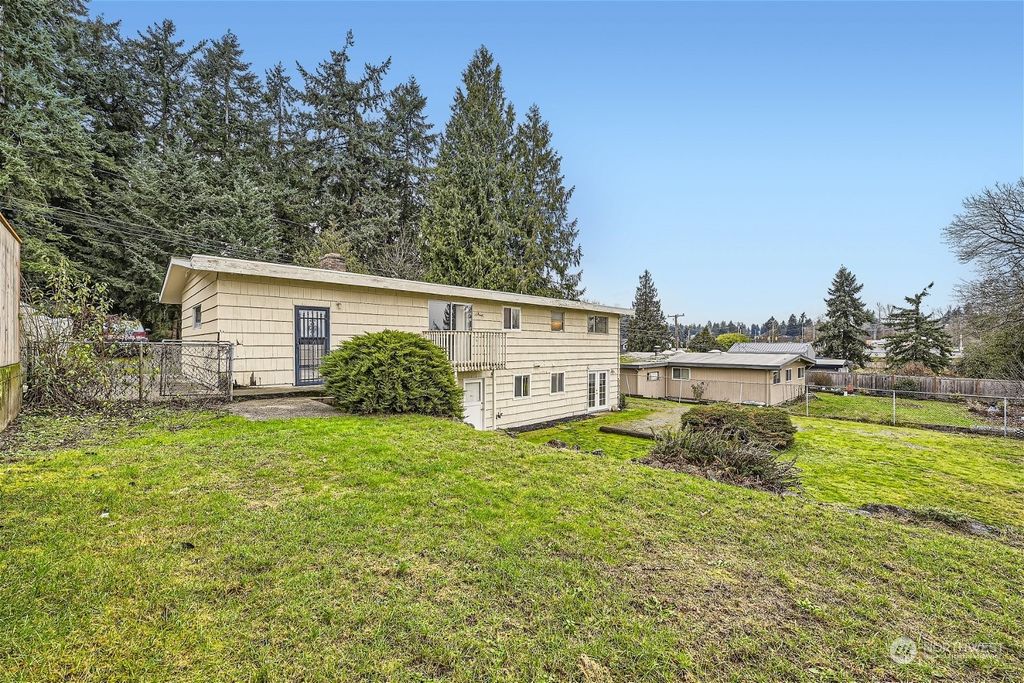 Photo of 18928 46th Avenue S, SeaTac, WA 98188 (MLS # 2188395)