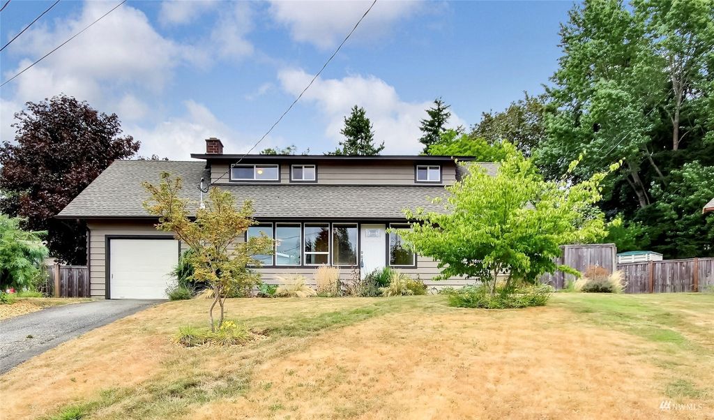 Photo of 20008 101st Place NE, Bothell, WA 98011 (MLS # 1989315)