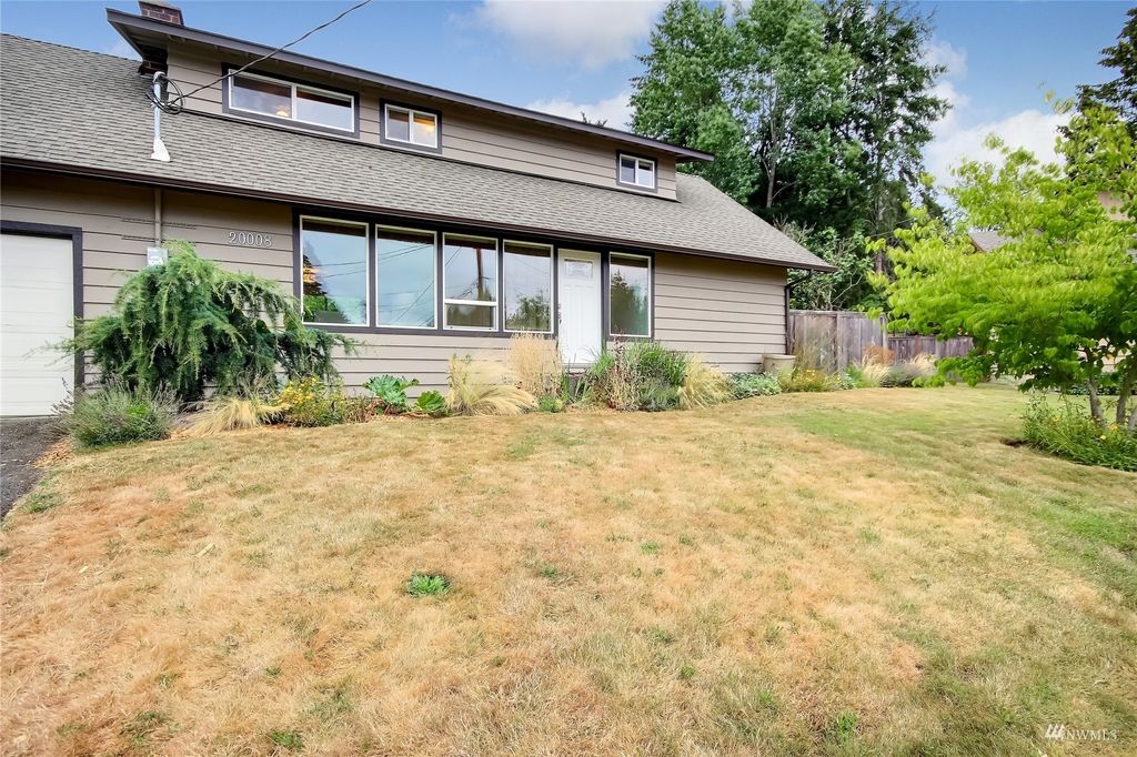 Photo of 20008 101st Place NE, Bothell, WA 98011 (MLS # 1989315)