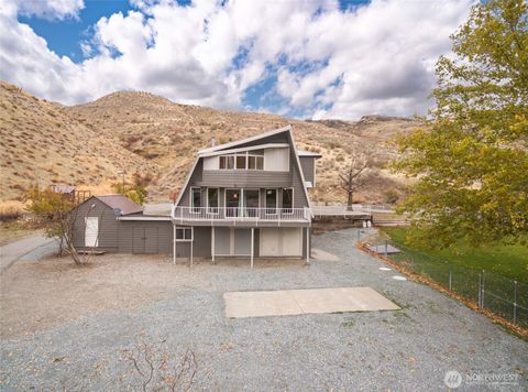 Photo of 110 Bill Shaw Road, Pateros, WA 98846 (MLS # 2455739)