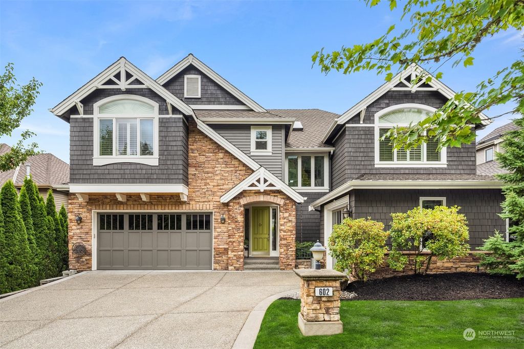 Photo of 602 Saddleback Loop Way NW, Issaquah, WA 98027 (MLS # 2137525)