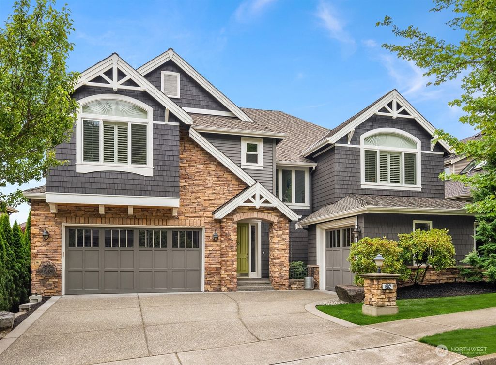 Photo of 602 Saddleback Loop Way NW, Issaquah, WA 98027 (MLS # 2137525)