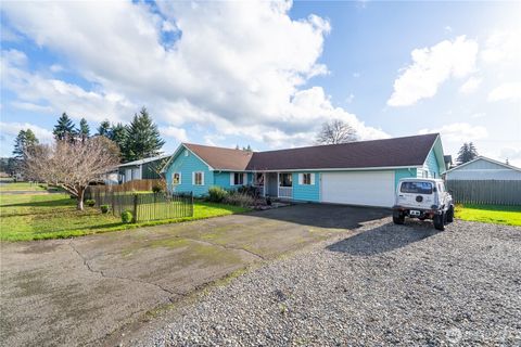 Photo of 404 W Roanoke Street, Centralia, WA 98531 (MLS # 2456199)