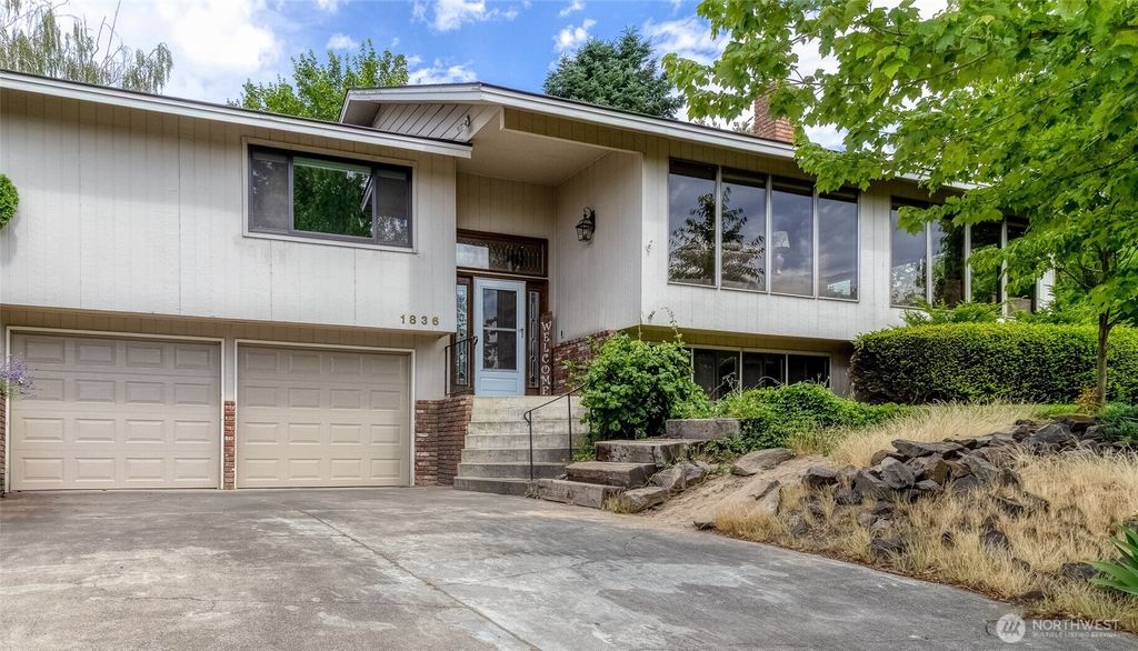 Photo of 1836 Brevor Drive, Walla Walla, WA 99362 (MLS # 2510066)