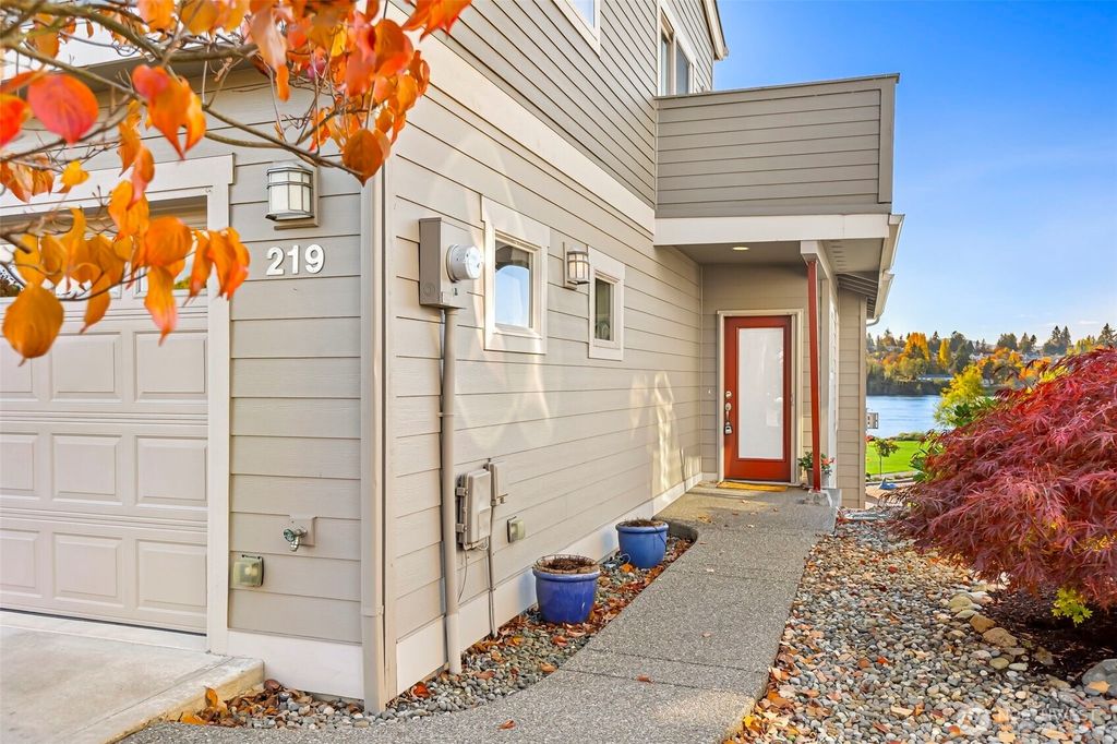 Photo of 219 Apple Street, Bremerton, WA 98310 (MLS # 2459497)