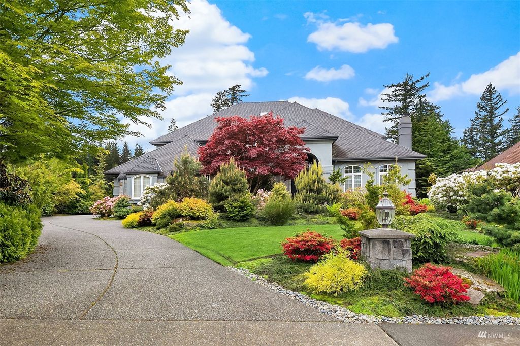 Photo of 6621 Cascade Avenue SE, Snoqualmie, WA 98065 (MLS # 1982375)