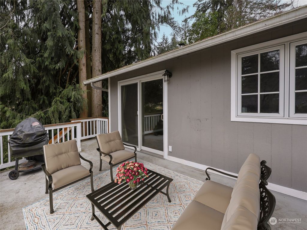 Photo of 15036 Ashworth Avenue N, Shoreline, WA 98133 (MLS # 2328817)