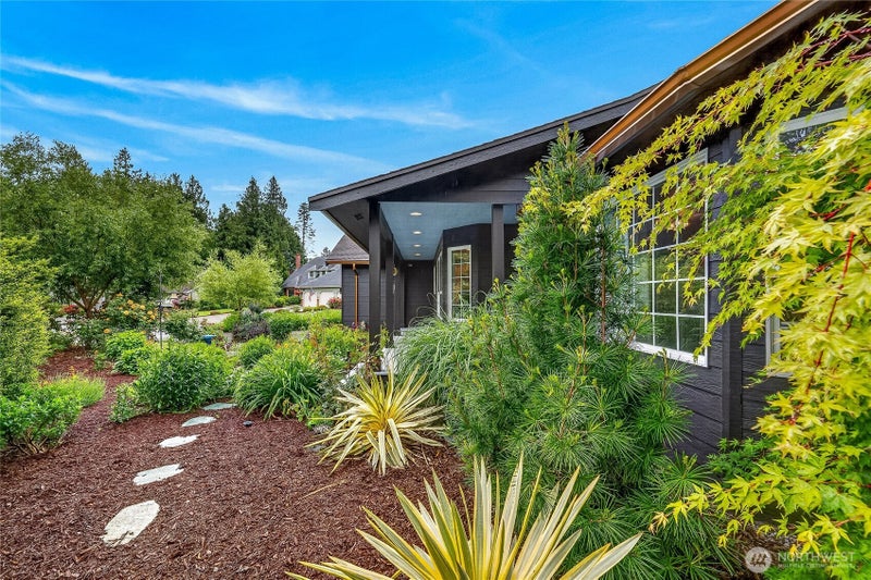 1802 Fairview Court