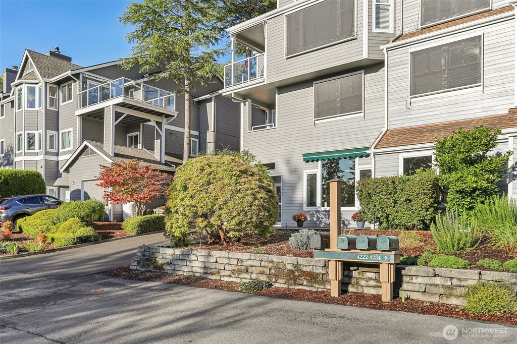 Photo of 4222 221st Place SE #1081, Issaquah, WA 98029 (MLS # 2439313)