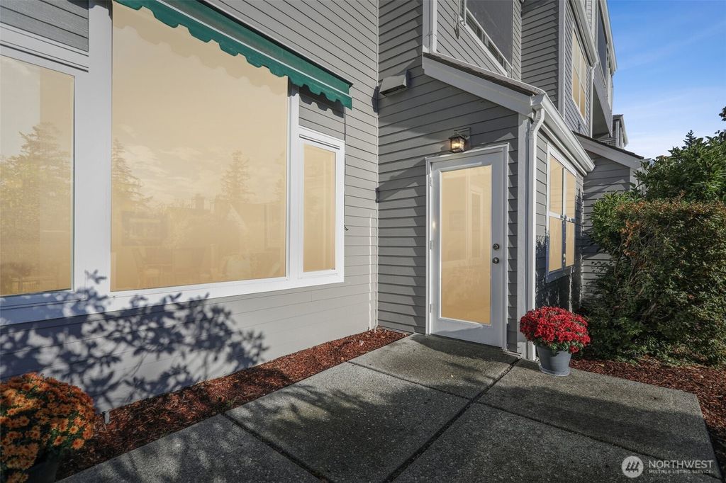 Photo of 4222 221st Place SE #1081, Issaquah, WA 98029 (MLS # 2439313)