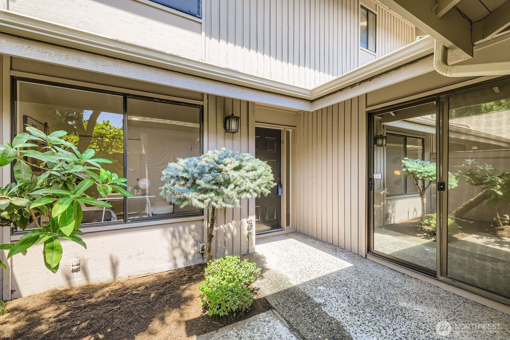 Photo of 14208 NE 2nd Place, Bellevue, WA 98007 (MLS # 2481811)