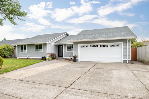 Photo of 1532 Floral Court, Longview, WA 98632 (MLS # 2443075)