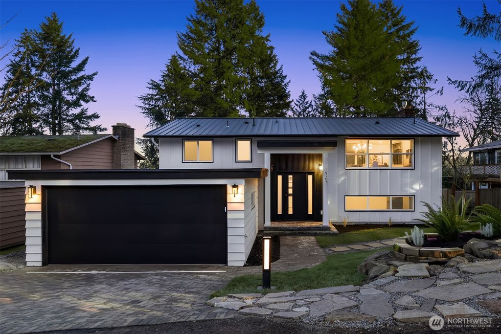 Photo of 1023 109th Avenue SE, Bellevue, WA 98004 (MLS # 2479366)