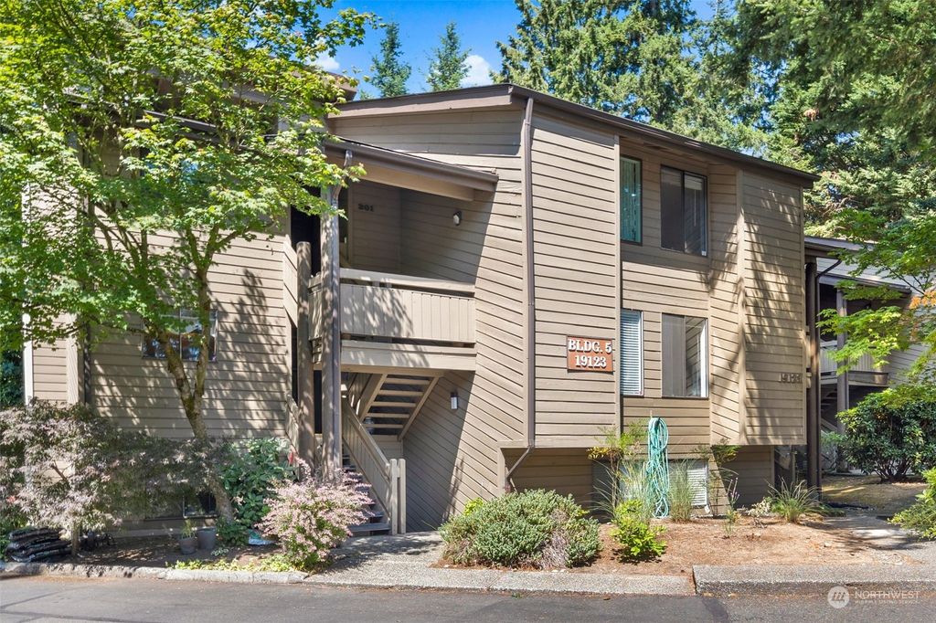 Photo of 19123 Ballinger Way NE #302, Lake Forest Park, WA 98155 (MLS # 2131894)