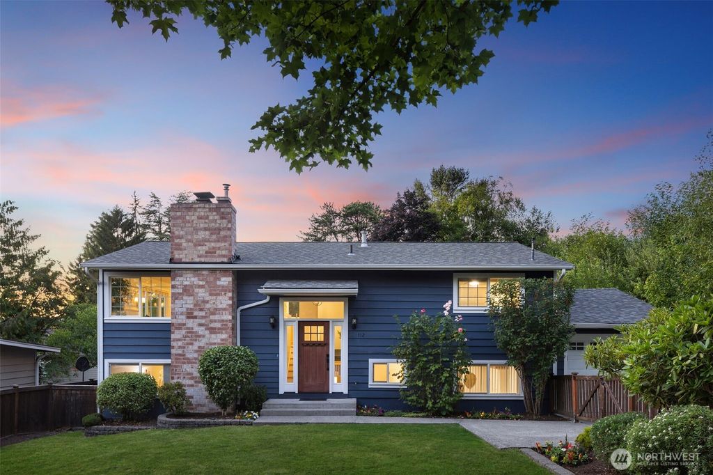 Photo of 112 18th Avenue, Kirkland, WA 98033 (MLS # 2417975)