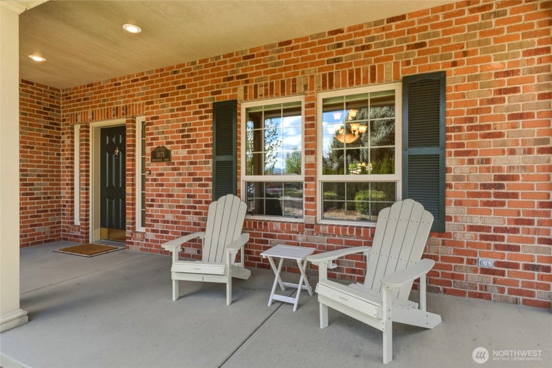 1875 SE Sunflower Court