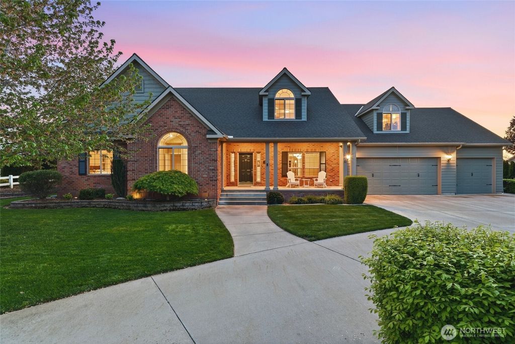 Photo of 1875 SE Sunflower Court, College Place, WA 99324 (MLS # 2509753)