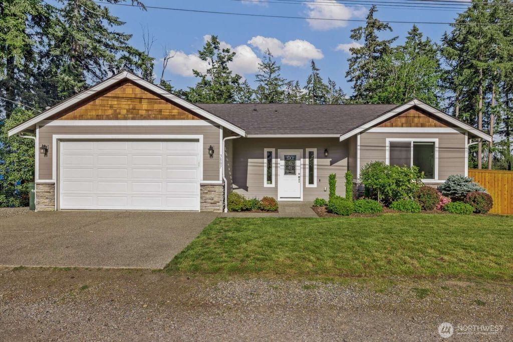 Photo of 3807 29th AVE Court E, Tacoma, WA 98404 (MLS # 2528640)
