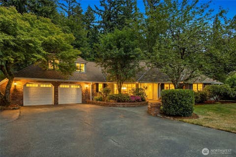 Photo of 14330 172nd Avenue NE, Redmond, WA 98052 (MLS # 2574110)