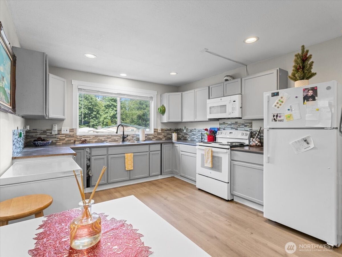 146 Camelot Drive