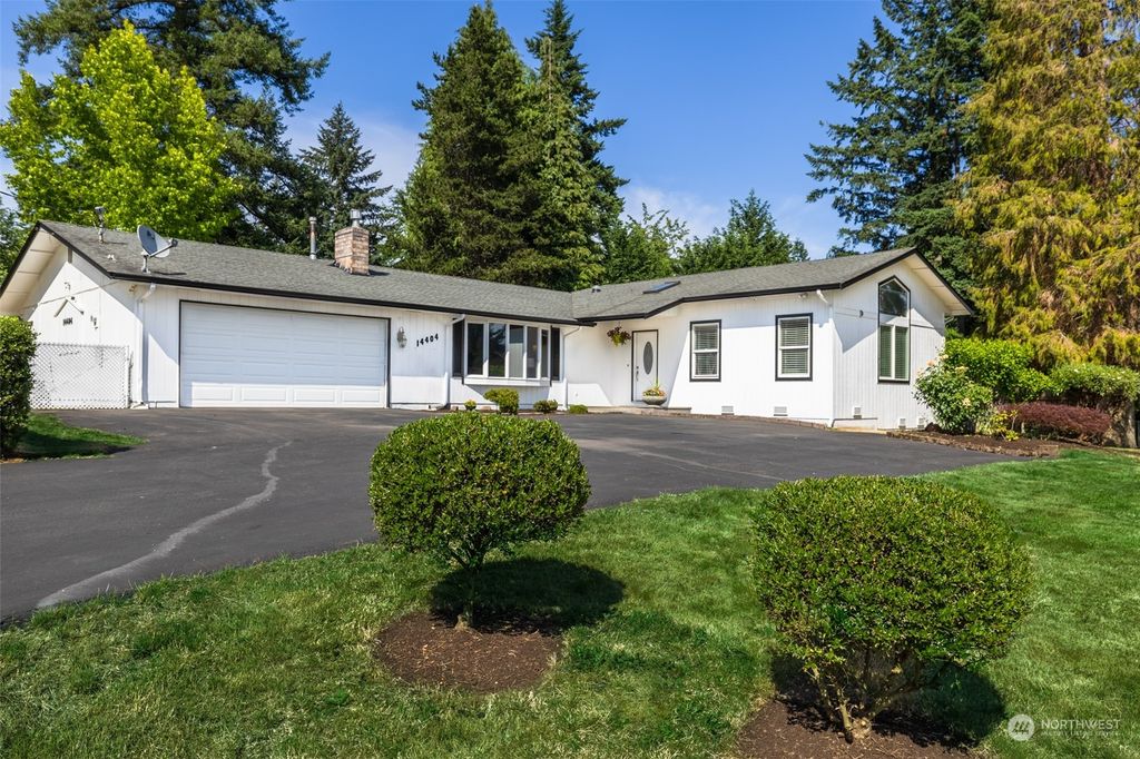 Photo of 14404 SE 266th Street, Kent, WA 98042 (MLS # 2133206)