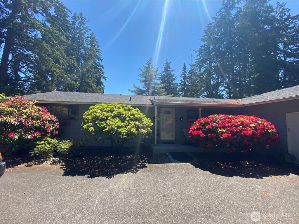Photo of 1602 172nd Street E, Spanaway, WA 98387 (MLS # 2540752)