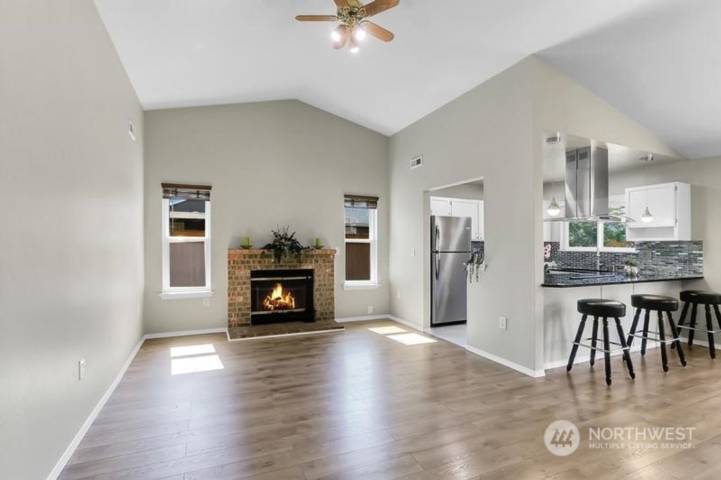 Photo of 35109 14th Avenue SW, Federal Way, WA 98023 (MLS # 2284777)