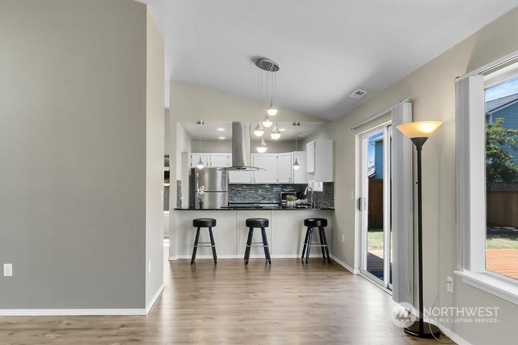 Photo of 35109 14th Avenue SW, Federal Way, WA 98023 (MLS # 2284777)