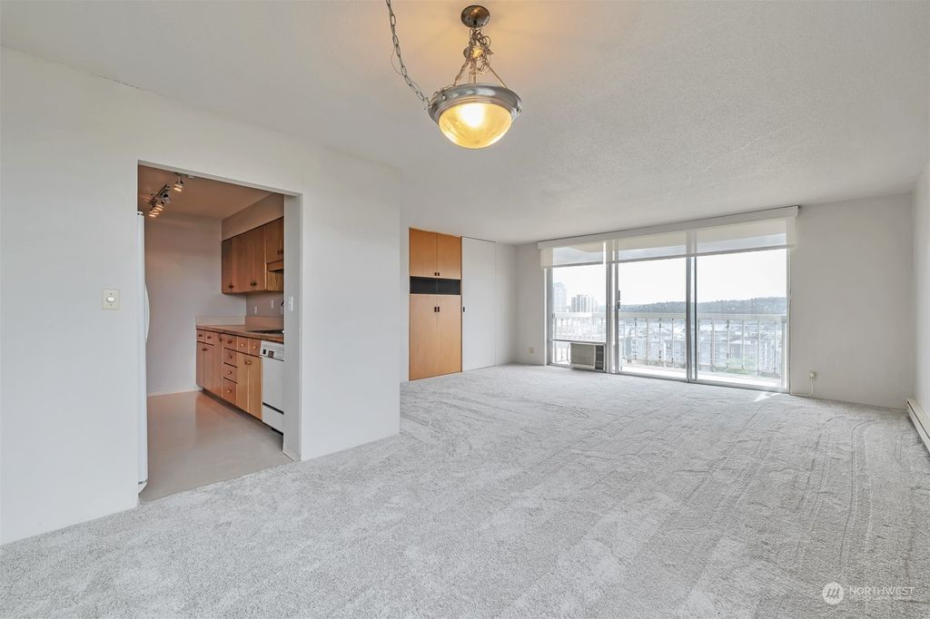 Photo of 4540 8th Avenue NE #1001, Seattle, WA 98105 (MLS # 2072987)