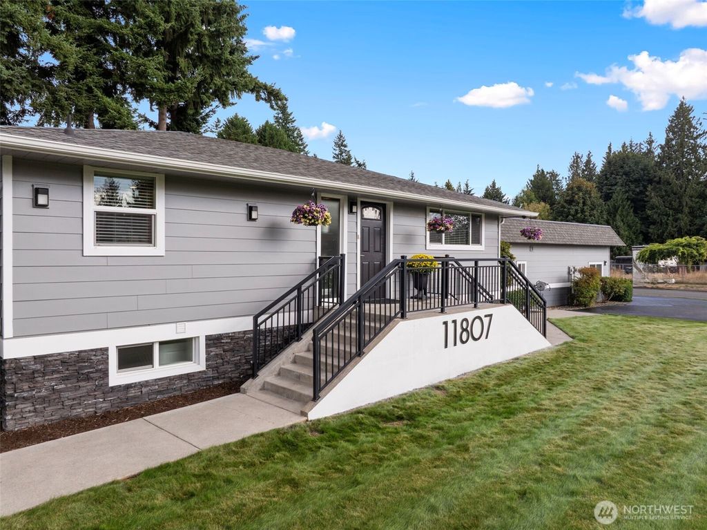 Photo of 11807 51st Avenue NE, Marysville, WA 98271 (MLS # 2433419)