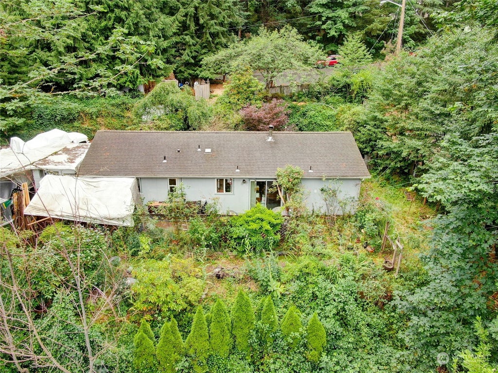 Photo of 15811 180th Avenue NE, Woodinville, WA 98072 (MLS # 2140102)