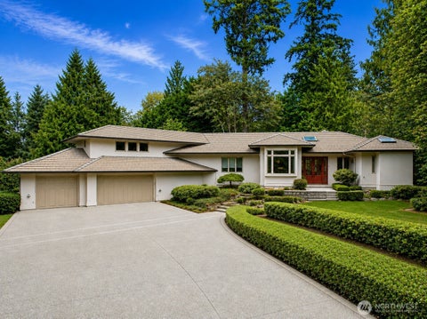 Photo of 16102 SE Cougar Mountain Way, Bellevue, WA 98006 (MLS # 2562194)