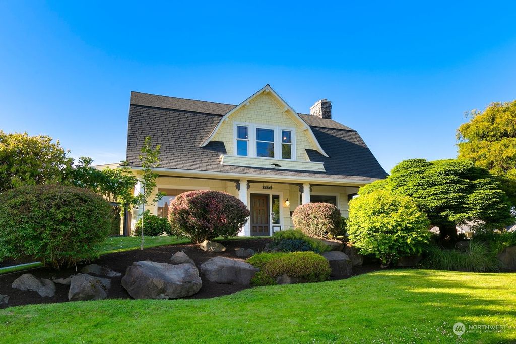 Photo of 4106 SW Findlay Street, Seattle, WA 98136 (MLS # 2244689)