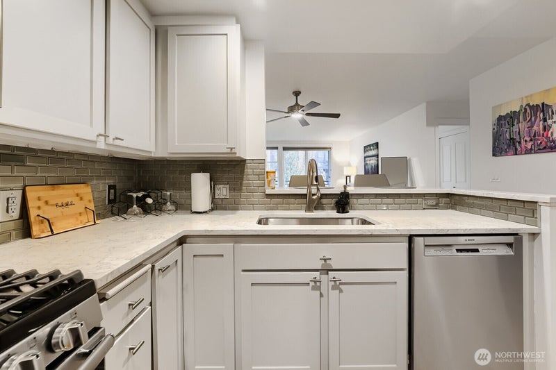 2607 Western Avenue 355