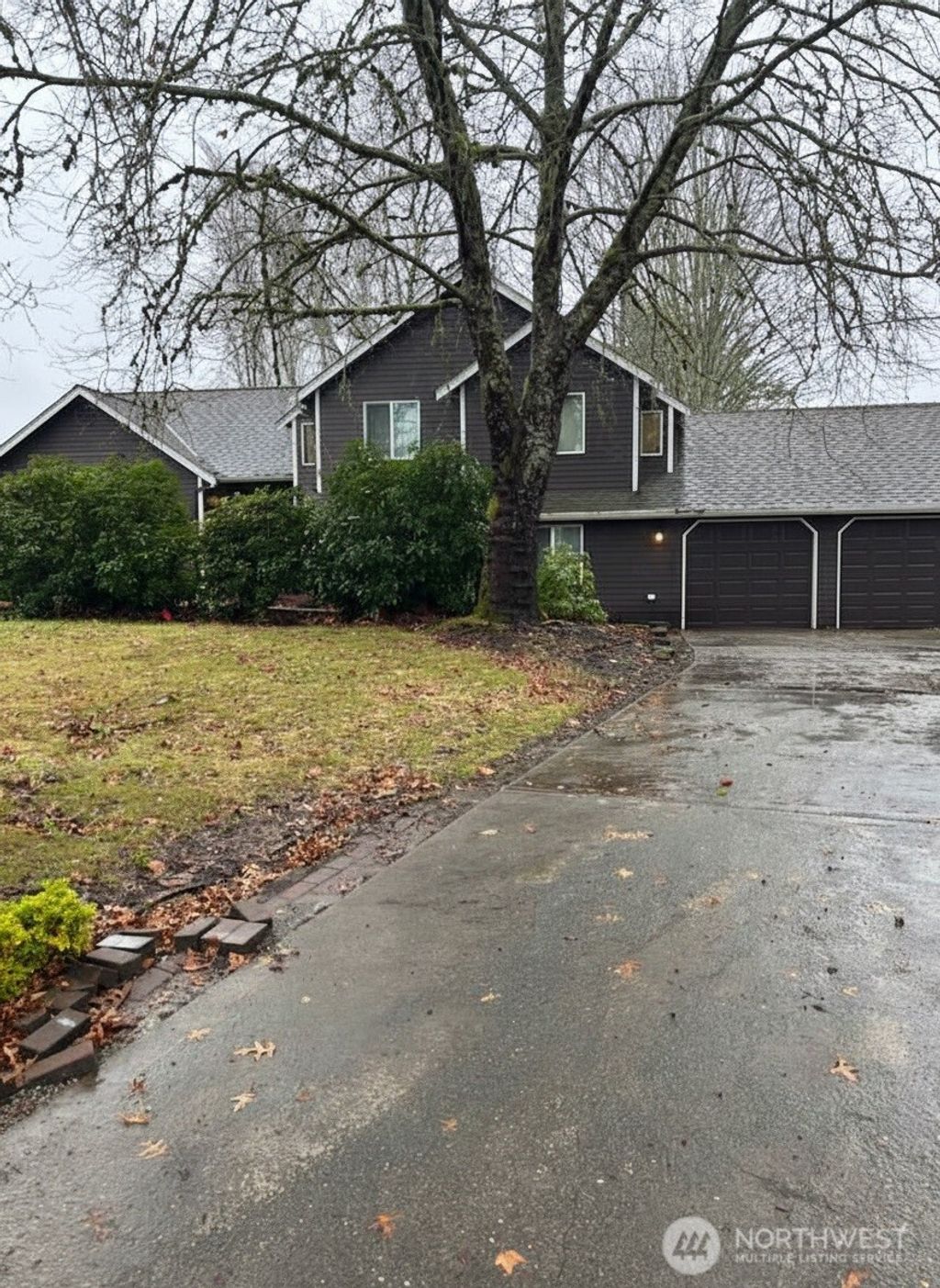 Photo of 11420 159th Avenue NE, Redmond, WA 98052 (MLS # 2461371)