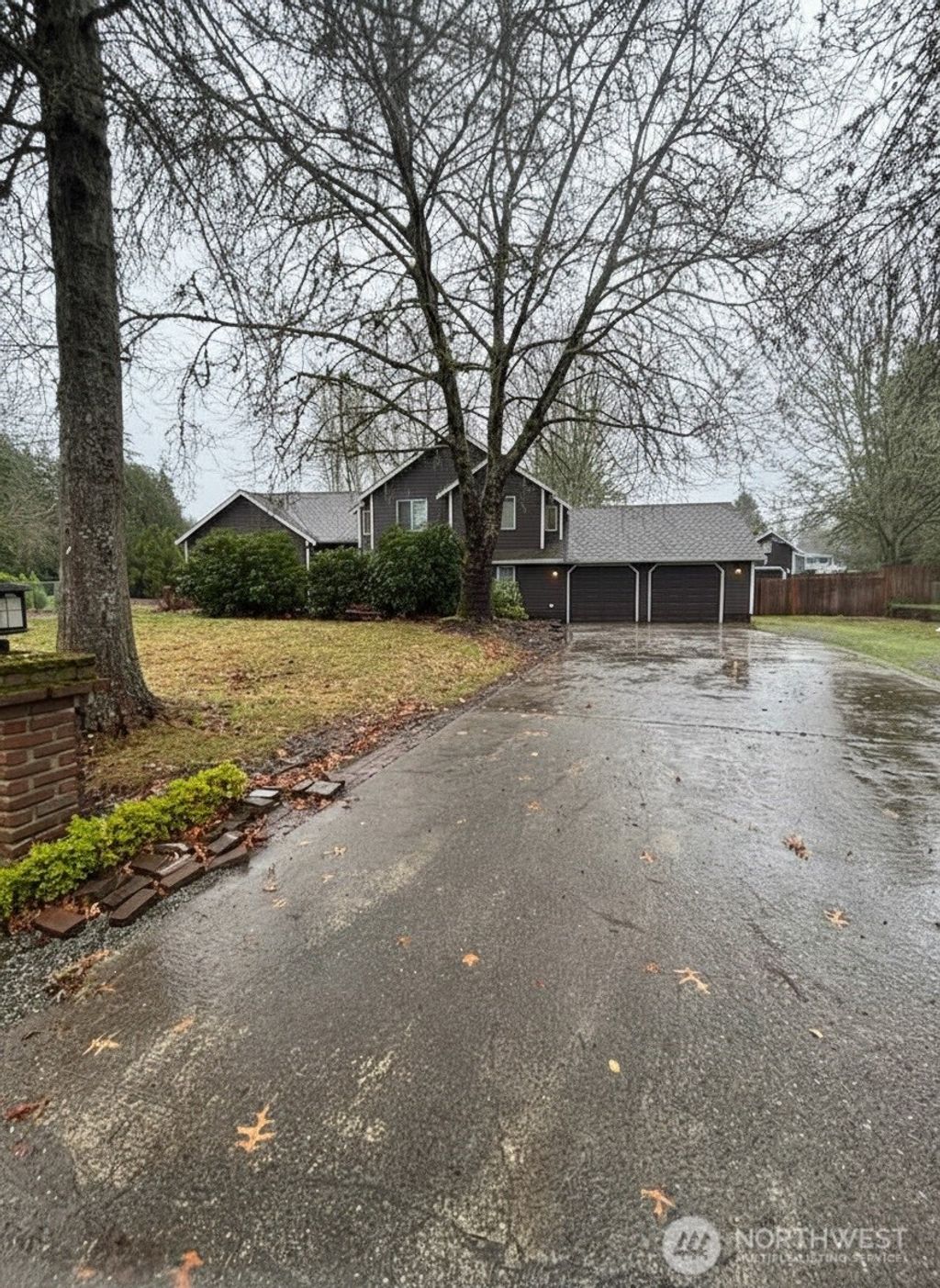 Photo of 11420 159th Avenue NE, Redmond, WA 98052 (MLS # 2461371)