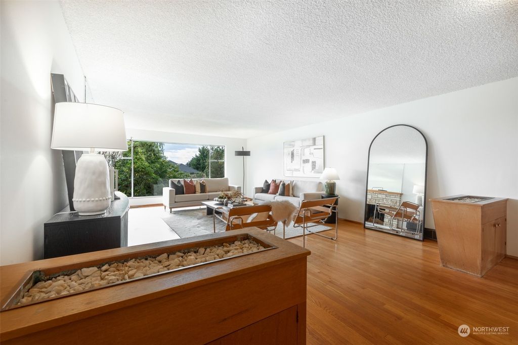 Photo of 6096 Upland Ter Ter S, Seattle, WA 98118 (MLS # 2296801)