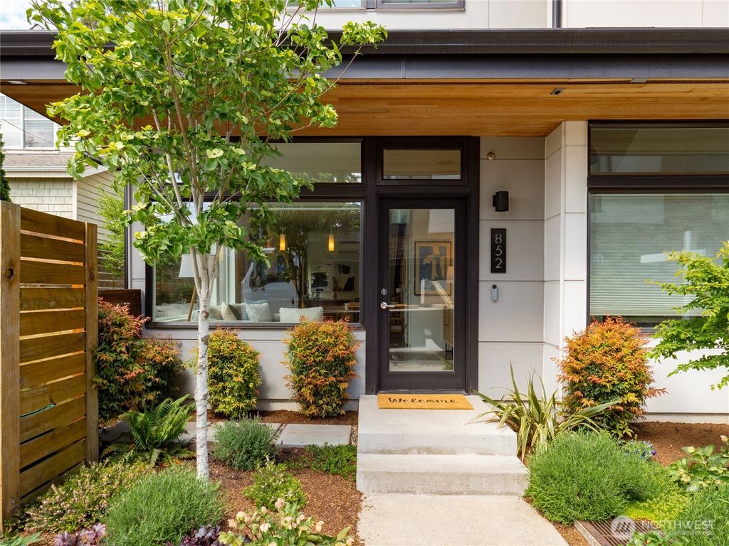 Photo of 852 NE 89th Street, Seattle, WA 98115 (MLS # 2370662)