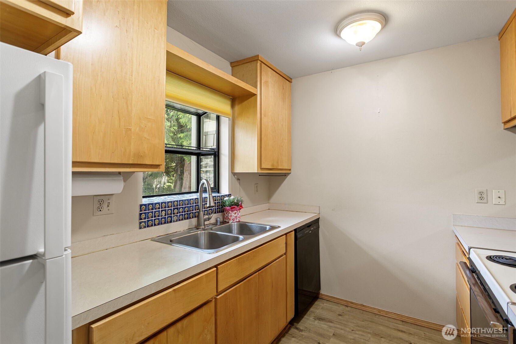 22703 Lakeview Drive E1