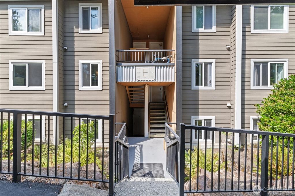 Photo of 740 Kirkland Circle #E203, Kirkland, WA 98033 (MLS # 2417758)
