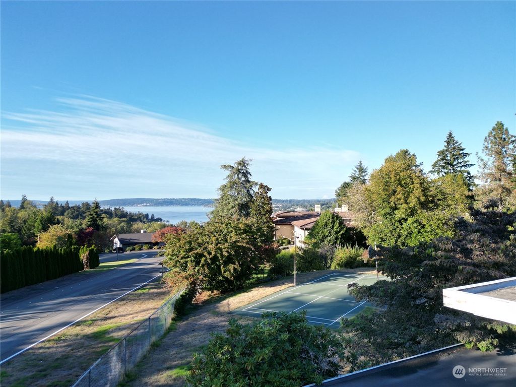 Photo of 9808 NE 33rd Street, Bellevue, WA 98004 (MLS # 2297787)