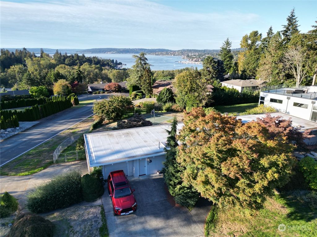 Photo of 9808 NE 33rd Street, Bellevue, WA 98004 (MLS # 2297787)