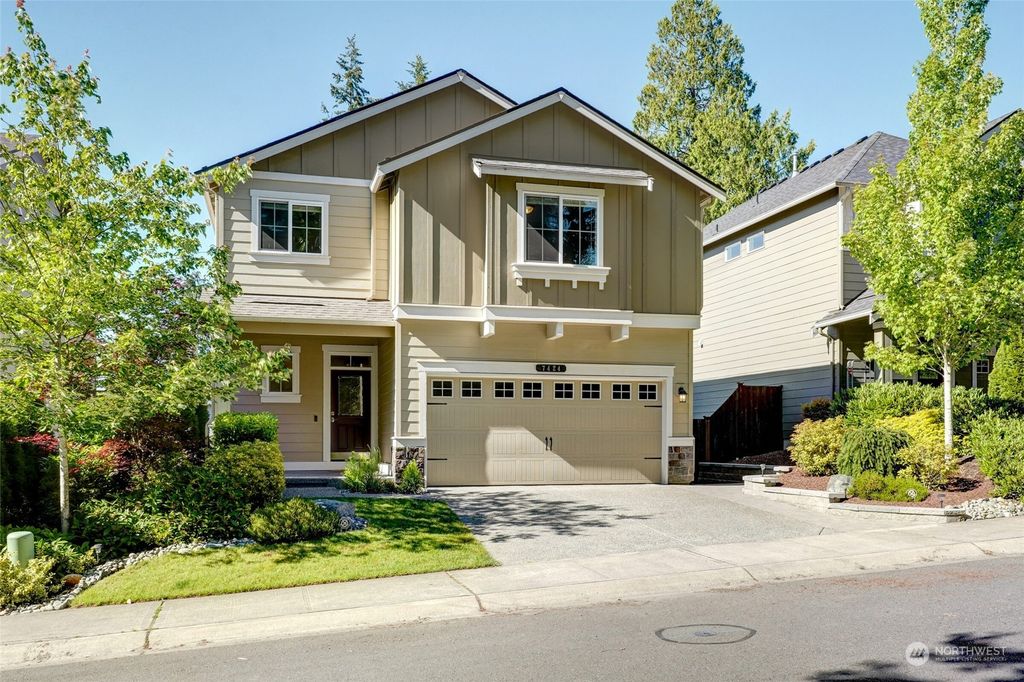 Photo of 7424 NE 166th Street, Kenmore, WA 98028 (MLS # 2247915)