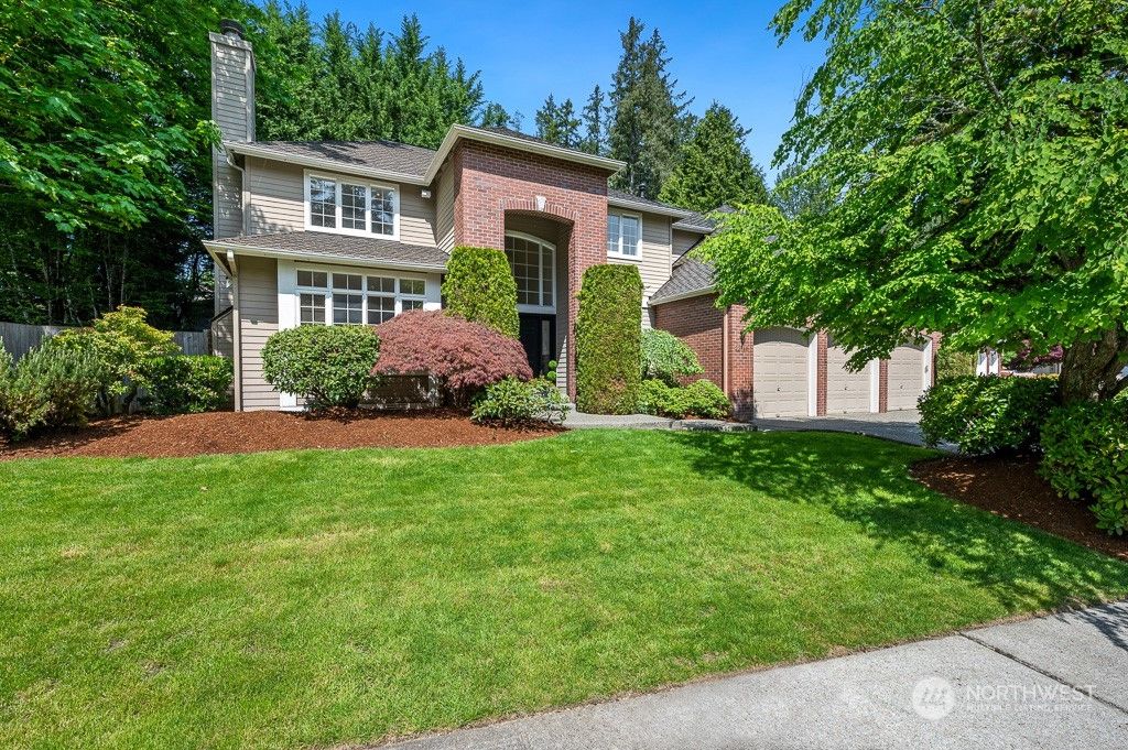 Photo of 22748 SE 27th Street, Sammamish, WA 98075 (MLS # 2060390)