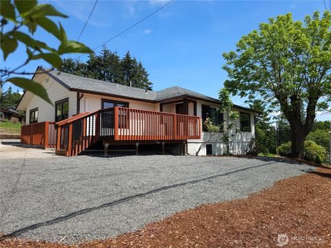 Photo of 2914 Columbia Heights Road, Longview, WA 98632 (MLS # 2380686) Photo of 2914 Columbia Heights Road, Longview, WA 98632 (MLS # 2380686)