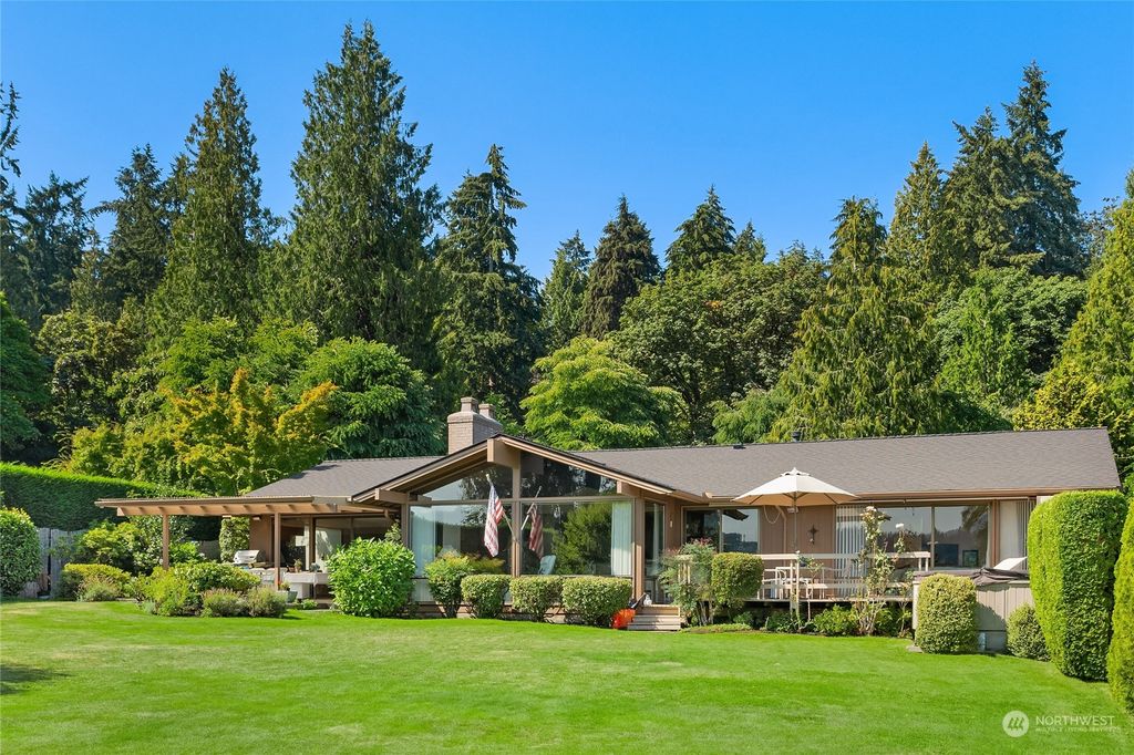 Photo of 5300 Butterworth Road, Mercer Island, WA 98040 (MLS # 2006574)