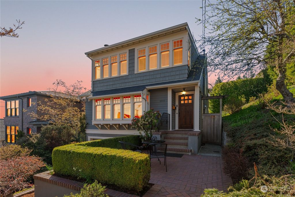 Photo of 1111 Nob Hill Avenue N, Seattle, WA 98109 (MLS # 2218616)